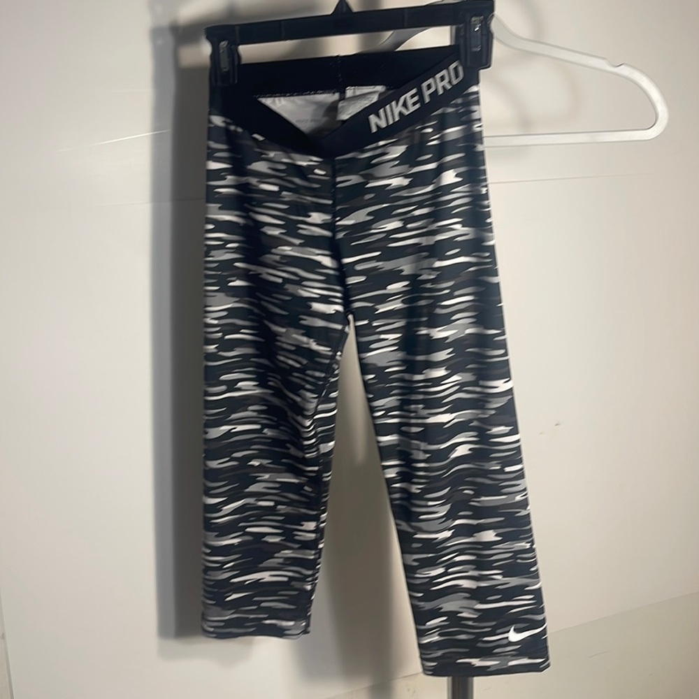 Niks pro Gray camouflage size small capris